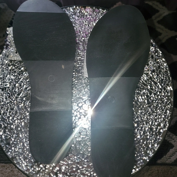 Diamond stud flats - Picture 2 of 2